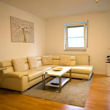 Apartment Modern Und Gemuetlich, Mit Balkon Und Netflix In Wehome Komfort