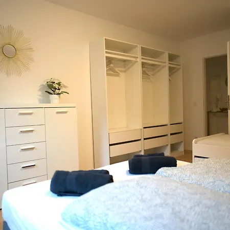 Apartment Modern Und Gemuetlich, Mit Balkon Und Netflix In Wehome Komfort *