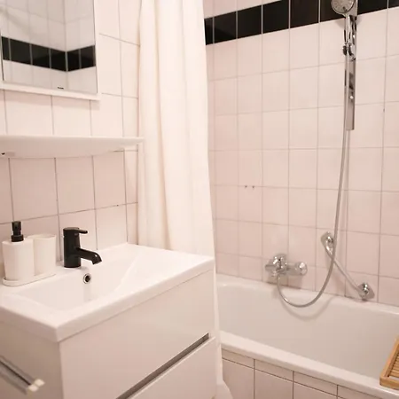 Modern Und Gemuetlich, Mit Balkon Und Netflix In Wehome Komfort Apartment *